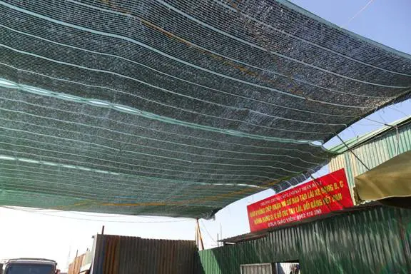 Lưới che nắng tại hocmon